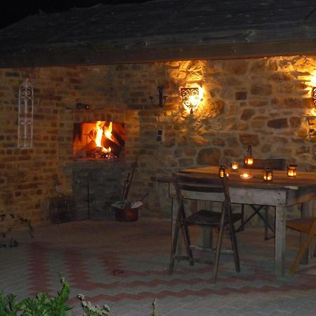 B&B Les Trois Voisins Bourseigne-Vieille Zewnętrze zdjęcie