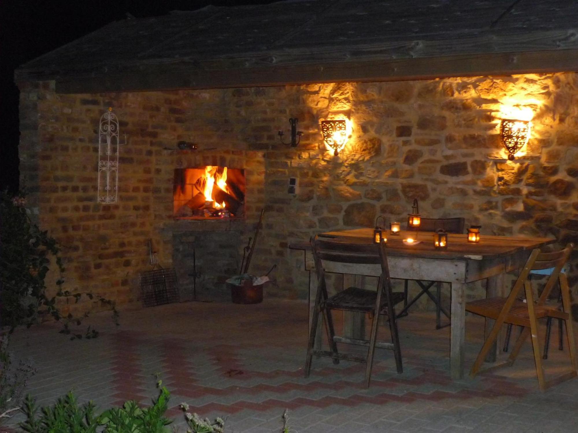 B&B Les Trois Voisins Bourseigne-Vieille Zewnętrze zdjęcie