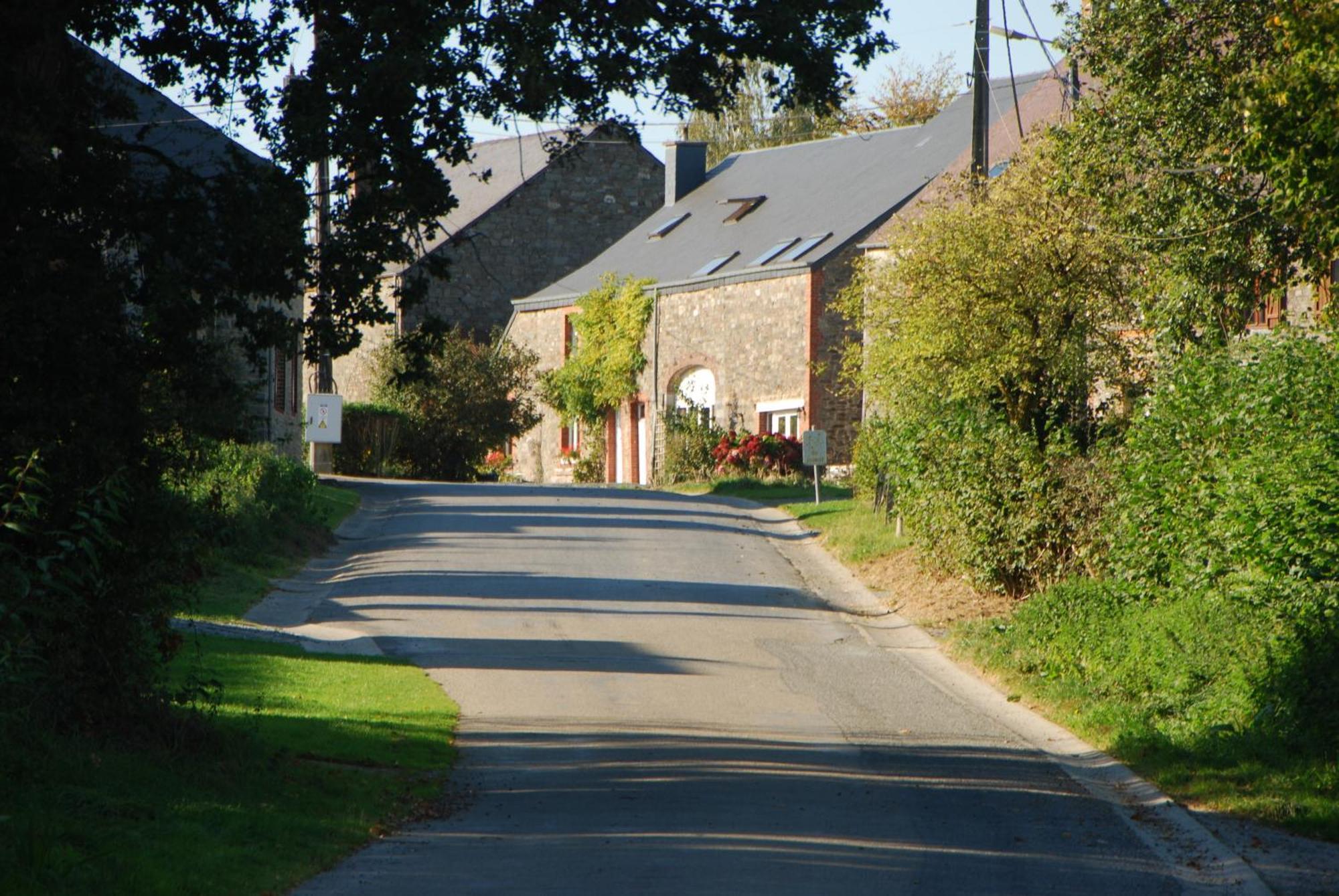 B&B Les Trois Voisins Bourseigne-Vieille Zewnętrze zdjęcie