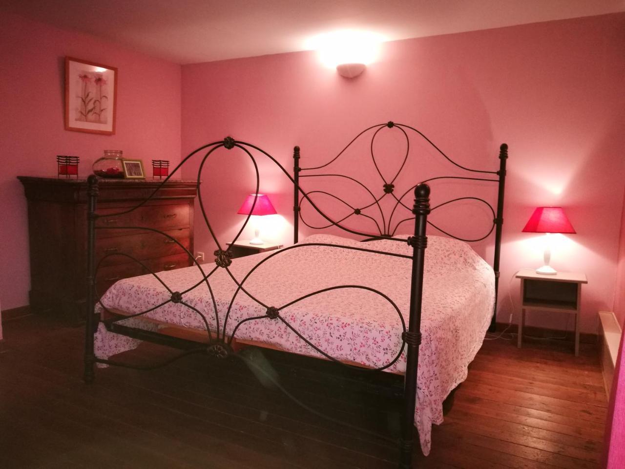 B&B Les Trois Voisins Bourseigne-Vieille Zewnętrze zdjęcie